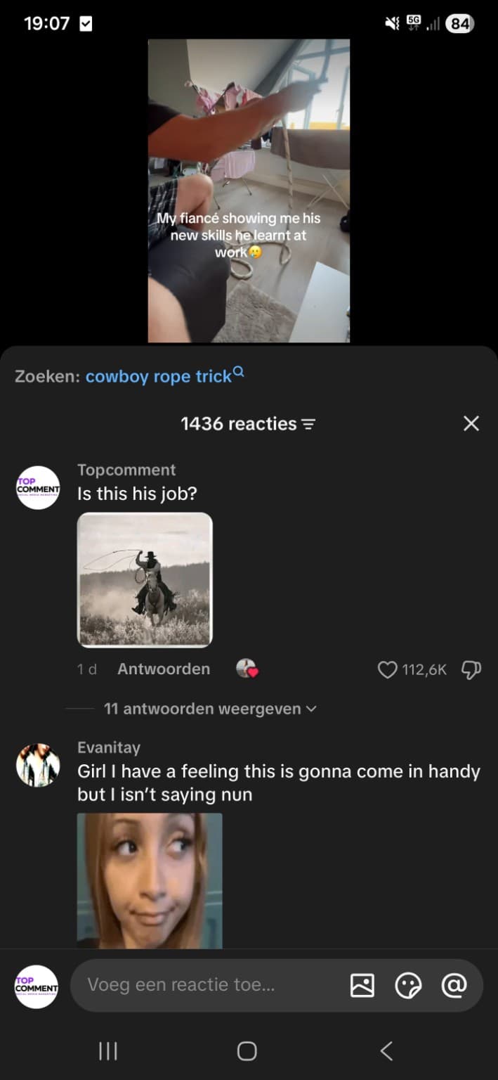 TikTok screenshot van Top Comment met 112,6K likes