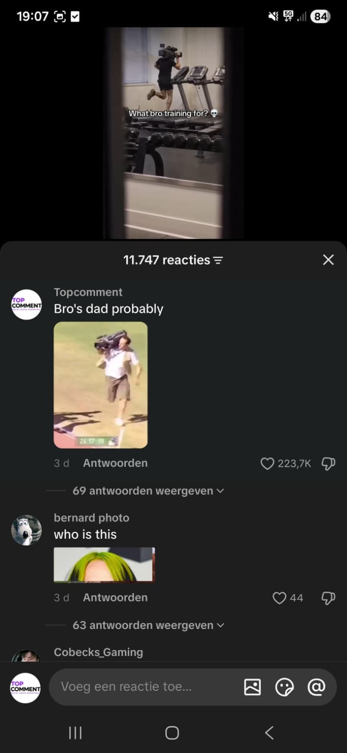 TikTok screenshot van Top Comment met 223,7K likes